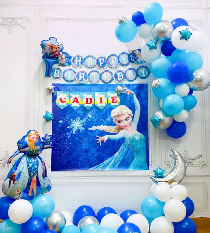 Trang trí backdrop sinh nhật cho bé gái Frozen