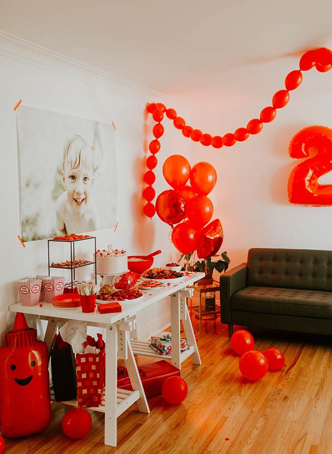 Read more about the article Một bữa tiệc sinh nhật lần thứ ba toàn màu đỏ
