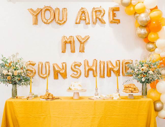 Phông nền sinh nhật theo chủ đề Gold Sunshine, You Are My Sunshine